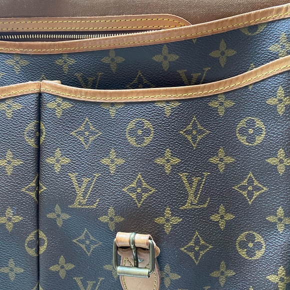 LOUIS VUITTON MESSENGER BAG - Picture 11 of 13